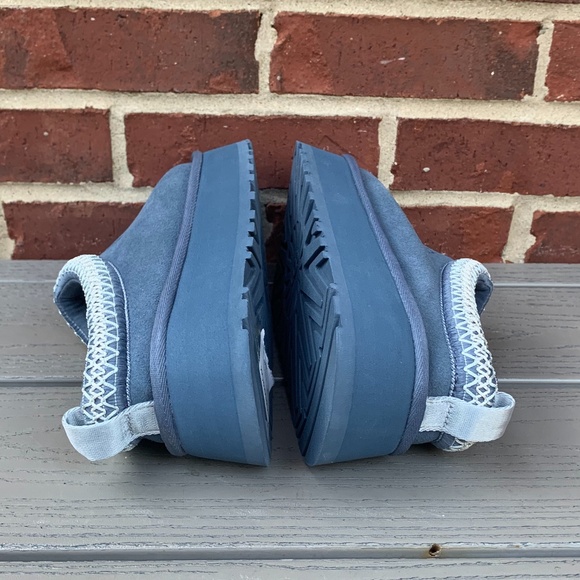 UGG Tazz Platform Mule - Picture 10 of 13